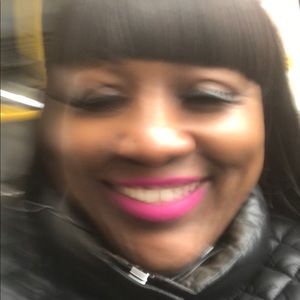 Meet your Posher, Monique